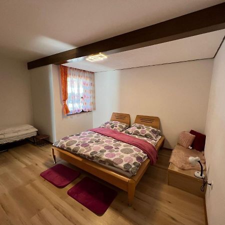 Sandys Ferienwohnung Im Gruenen Niederdorf  Luaran gambar